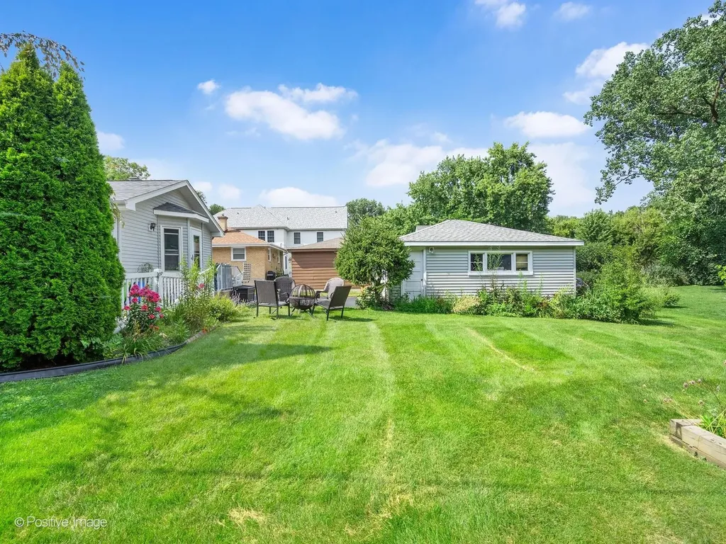 4733 South Pershing Avenue Downers Grove IL 60515