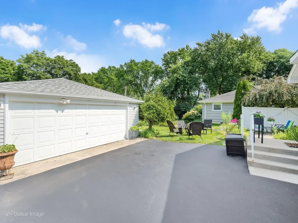 4733 South Pershing Avenue Downers Grove IL 60515