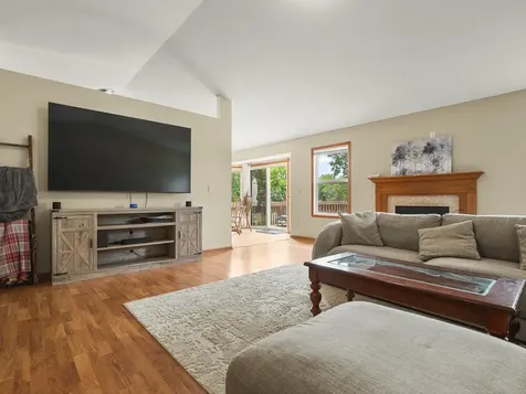 8460 Crooked Bend Road Machesney Park IL 61115