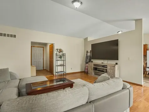 8460 Crooked Bend Road Machesney Park IL 61115