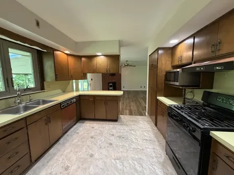 503 North State Street Bellflower IL 62174