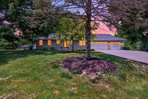 19882 Oakwood Drive Bloomington IL 61705