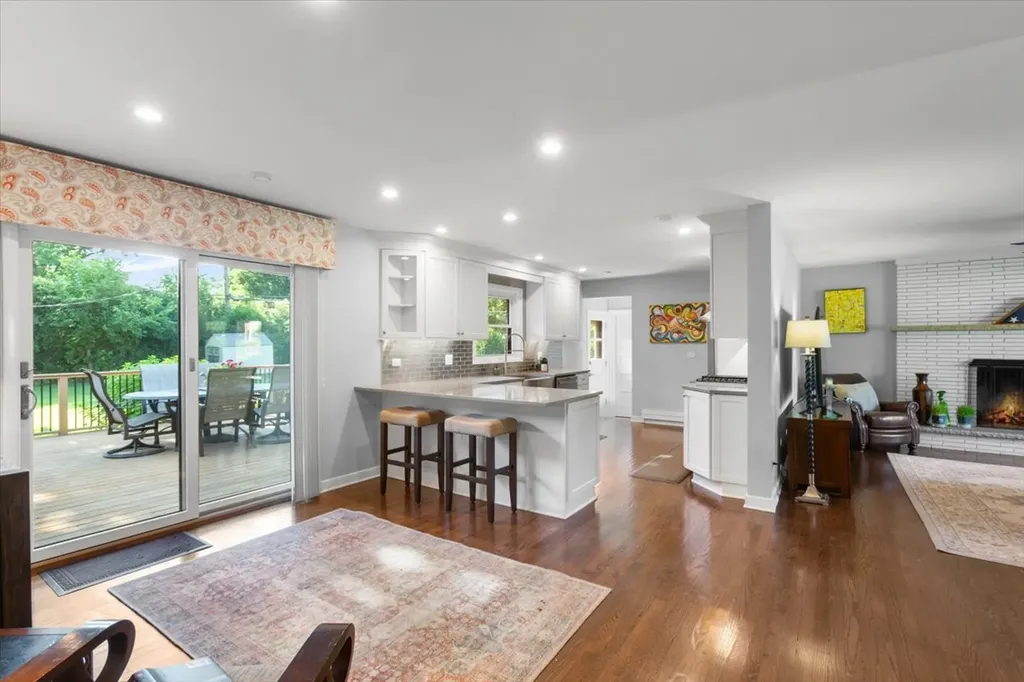5831 Washington Street Downers Grove IL 60516