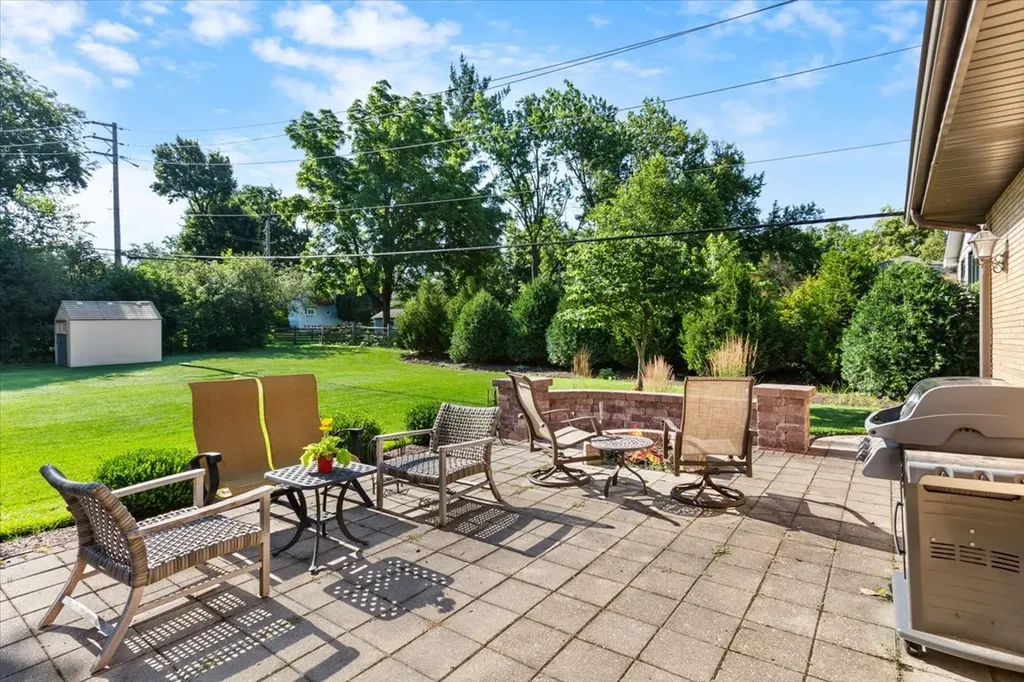 5831 Washington Street Downers Grove IL 60516