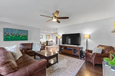 5831 Washington Street Downers Grove IL 60516