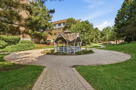10 South Wille Street Mount Prospect IL 60056