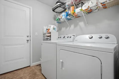 24 Winding Way Bloomington IL 61705