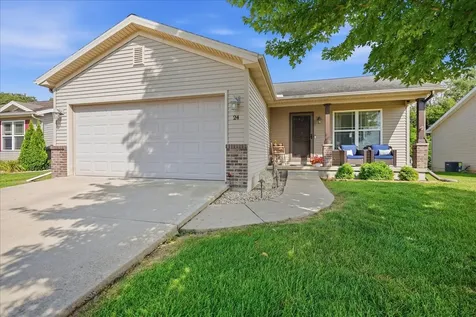24 Winding Way Bloomington IL 61705