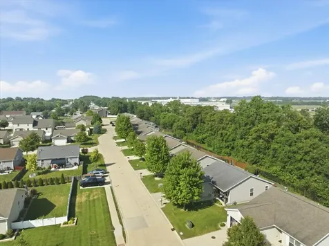 24 Winding Way Bloomington IL 61705