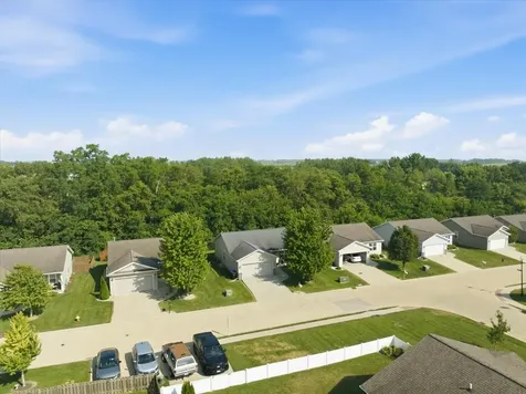 24 Winding Way Bloomington IL 61705