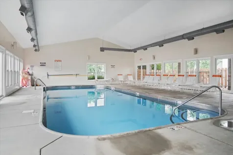 24 Winding Way Bloomington IL 61705