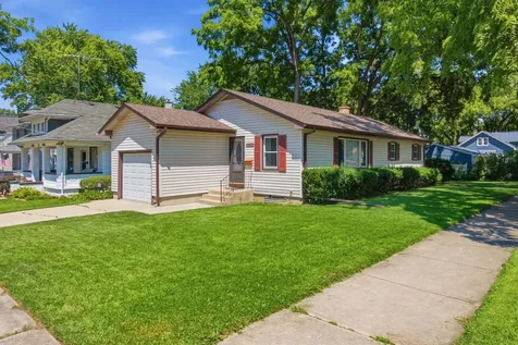 1003 Bellevue Avenue Elgin IL 60120
