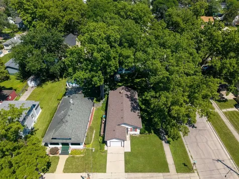 1003 Bellevue Avenue Elgin IL 60120