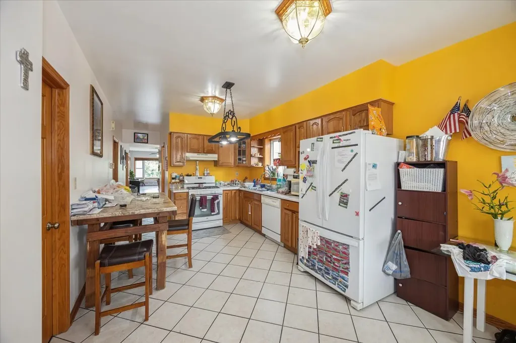 4630 South Sawyer Avenue Chicago IL 60632