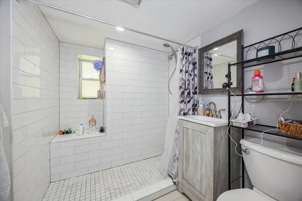 4630 South Sawyer Avenue Chicago IL 60632