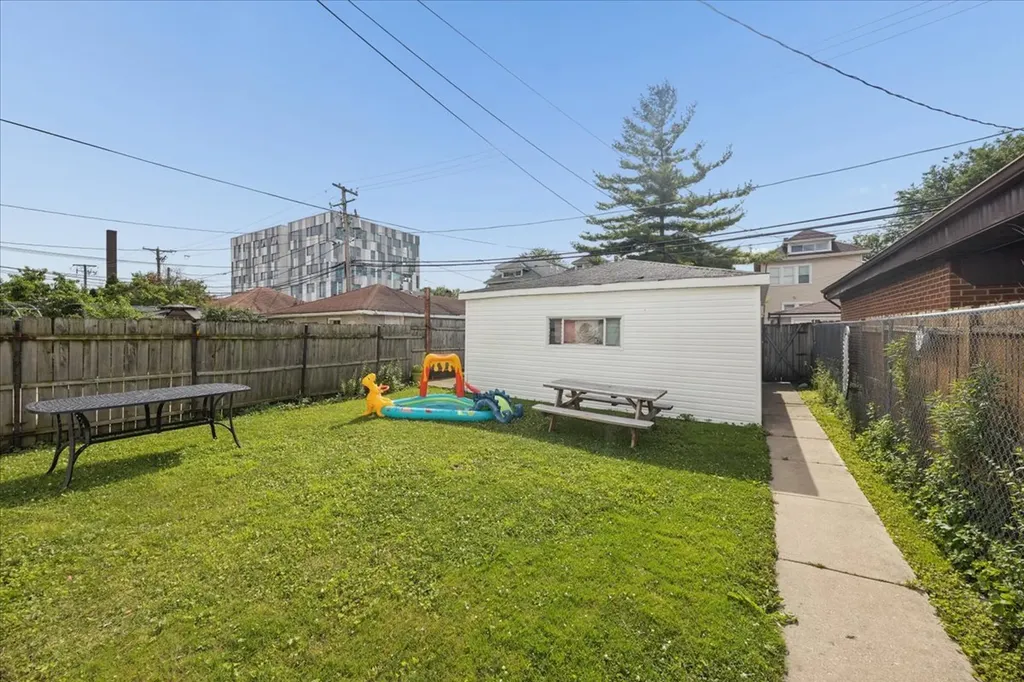 4630 South Sawyer Avenue Chicago IL 60632