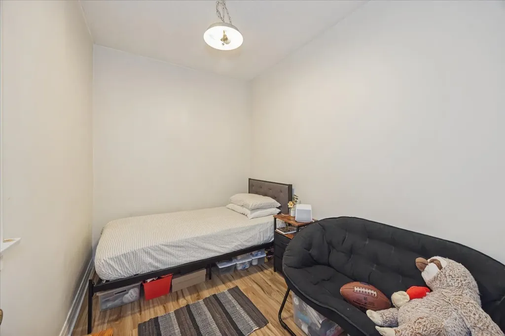 4630 South Sawyer Avenue Chicago IL 60632