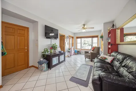 4630 South Sawyer Avenue Chicago IL 60632