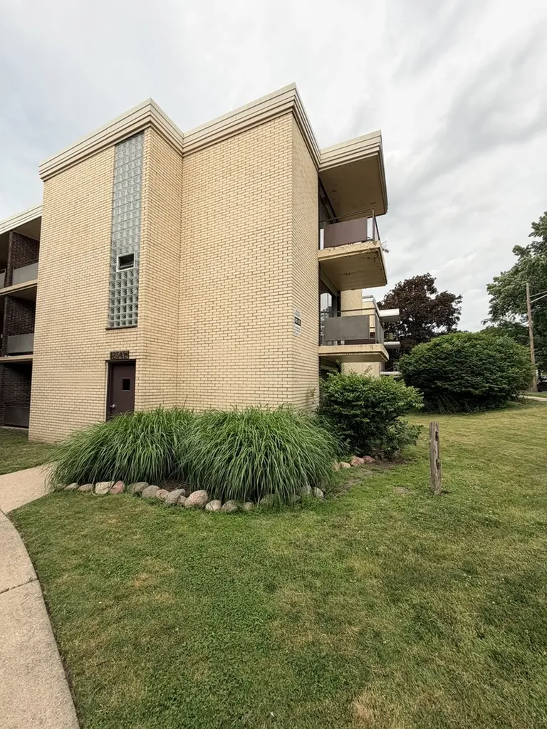 12546 Fairview Avenue Blue Island IL 60406
