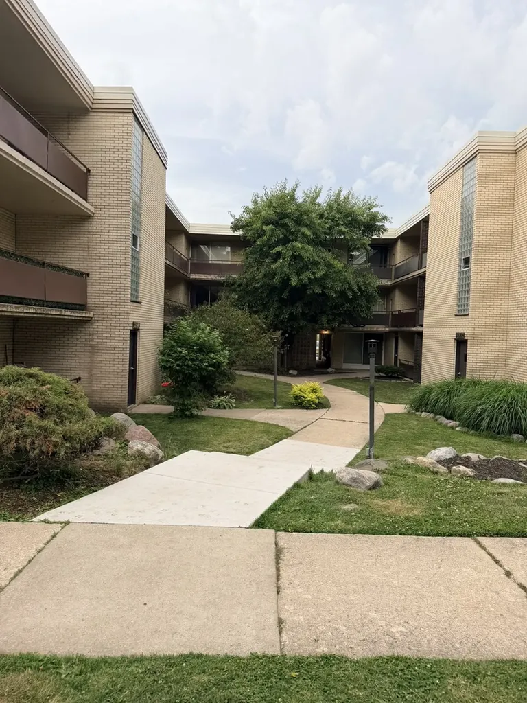 12546 Fairview Avenue Blue Island IL 60406