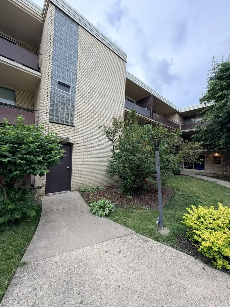 12546 Fairview Avenue Blue Island IL 60406