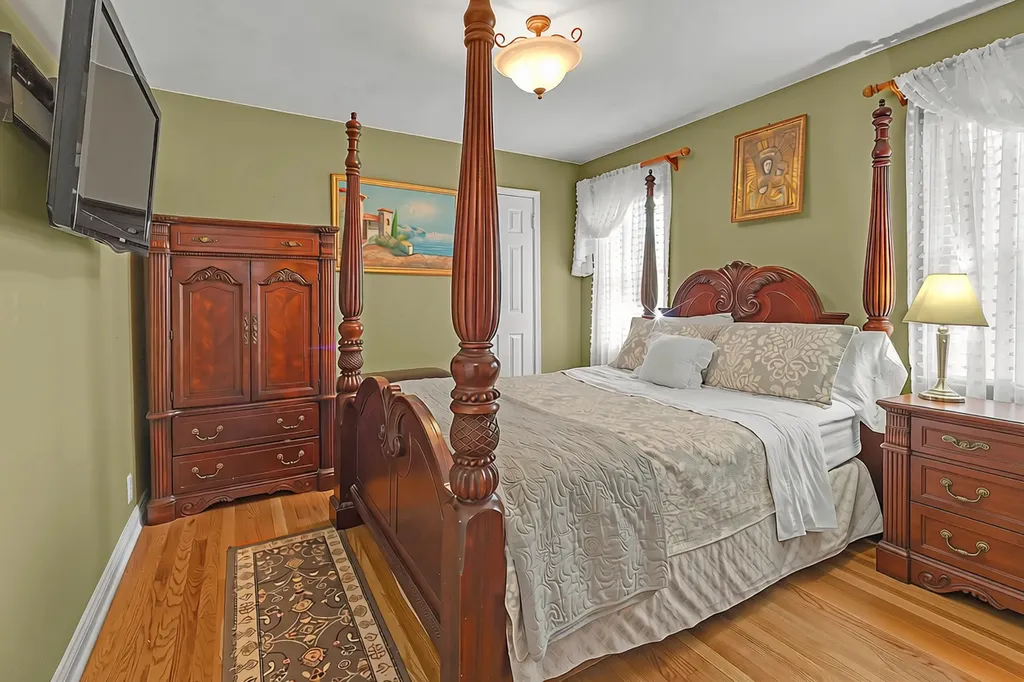 3448 North Oleander Avenue Chicago IL 60634