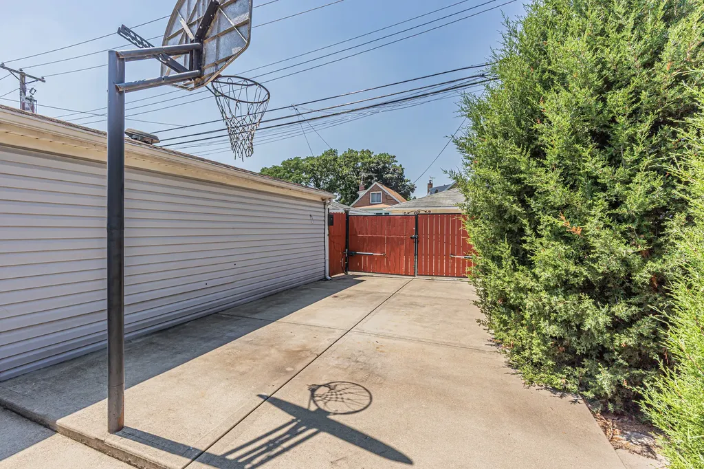 3448 North Oleander Avenue Chicago IL 60634