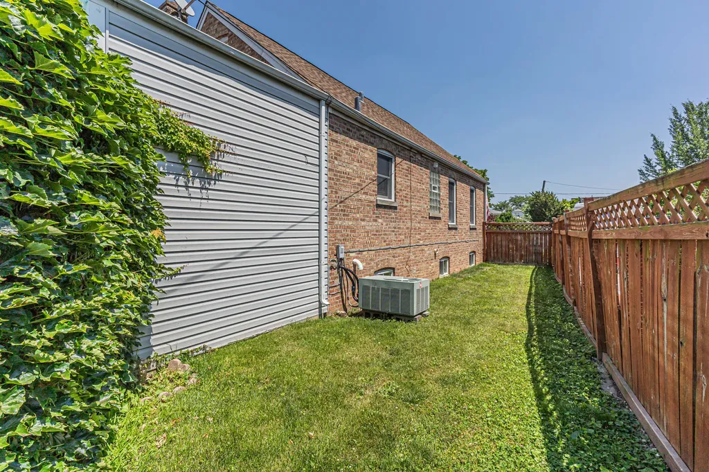 3448 North Oleander Avenue Chicago IL 60634