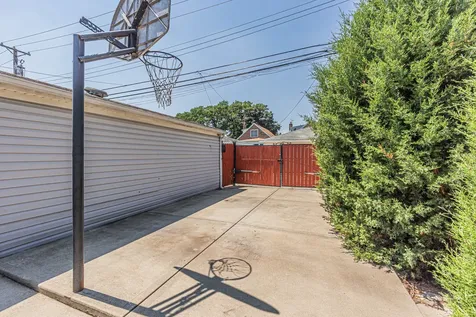 3448 North Oleander Avenue Chicago IL 60634