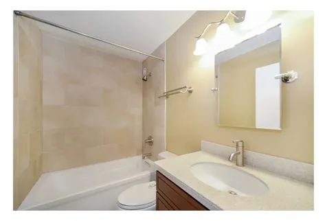 211 East Ohio Street Chicago IL 60611