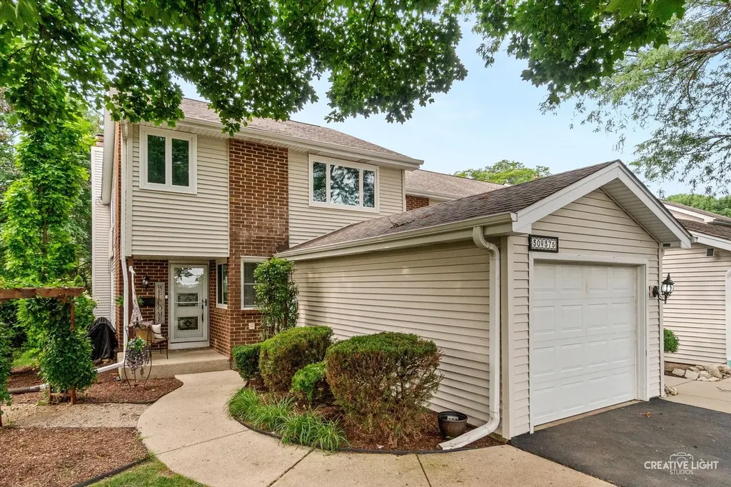 30W375 Pinehurst Drive Naperville IL 60563