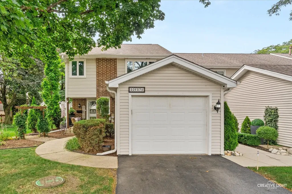 30W375 Pinehurst Drive Naperville IL 60563
