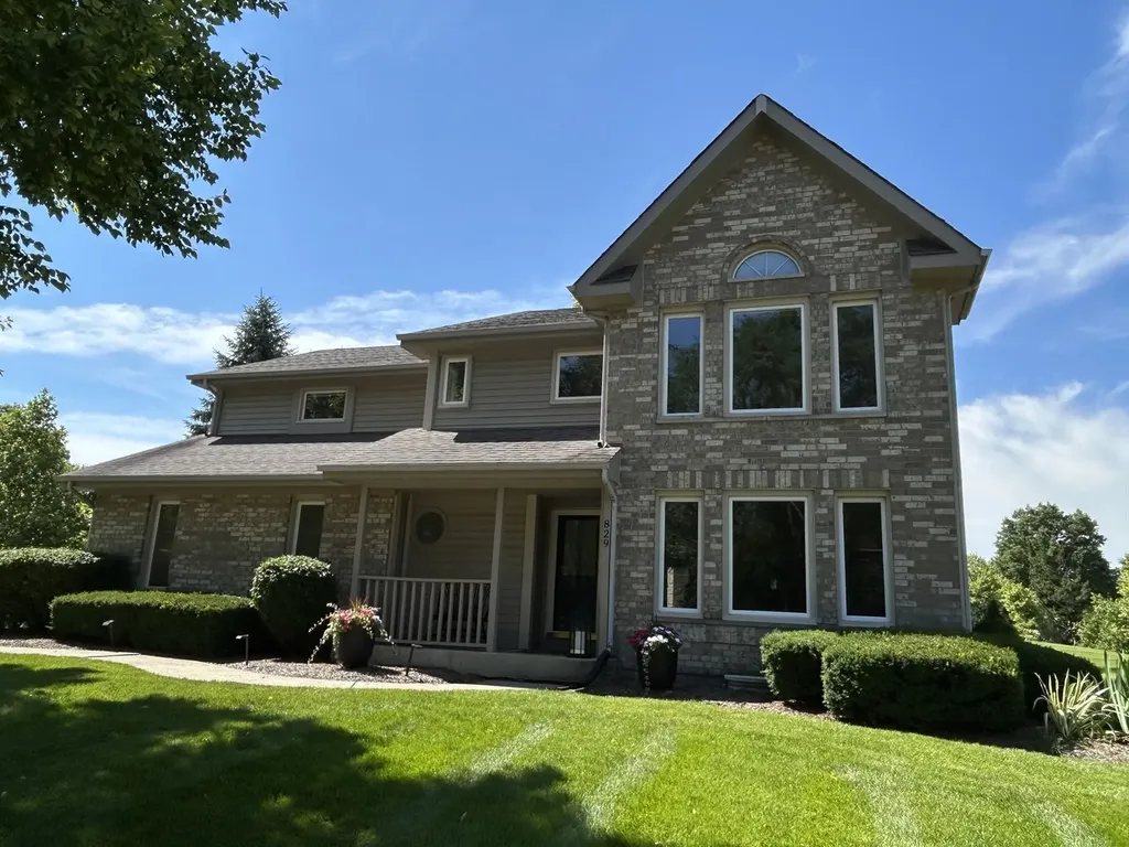 829 Kent Circle Bartlett IL 60103