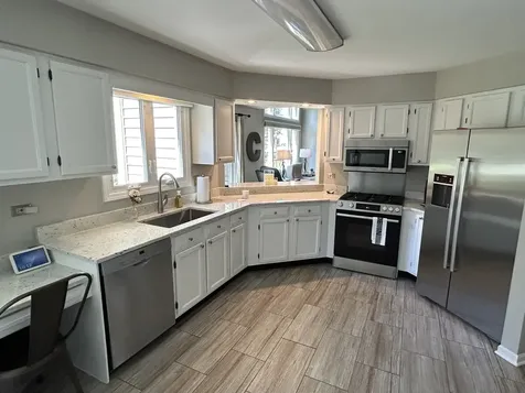 829 Kent Circle Bartlett IL 60103