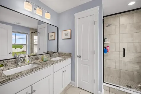 2240 Coventry Circle S Sycamore IL 60178