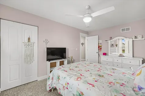 2240 Coventry Circle S Sycamore IL 60178