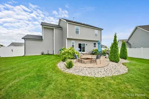 2240 Coventry Circle S Sycamore IL 60178