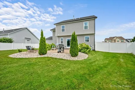 2240 Coventry Circle S Sycamore IL 60178