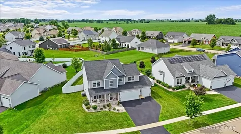 2240 Coventry Circle S Sycamore IL 60178