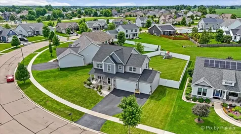 2240 Coventry Circle S Sycamore IL 60178