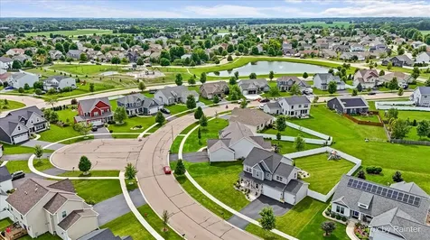 2240 Coventry Circle S Sycamore IL 60178