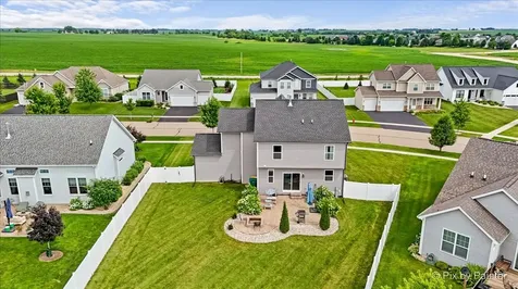 2240 Coventry Circle S Sycamore IL 60178