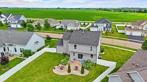 2240 Coventry Circle S Sycamore IL 60178