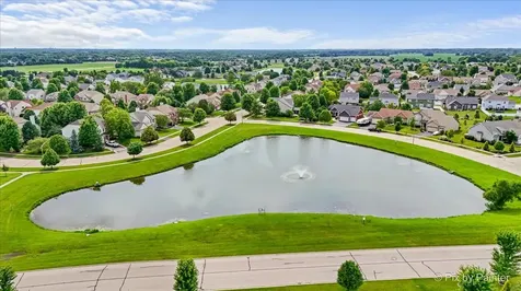 2240 Coventry Circle S Sycamore IL 60178