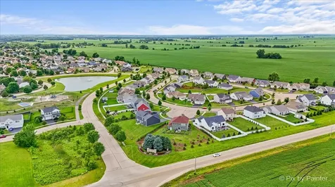 2240 Coventry Circle S Sycamore IL 60178