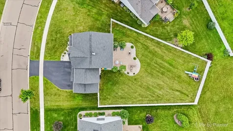 2240 Coventry Circle S Sycamore IL 60178
