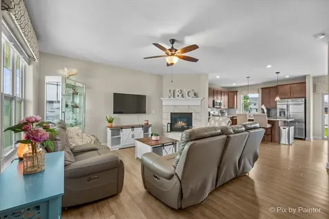 2240 Coventry Circle S Sycamore IL 60178