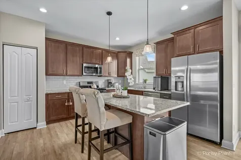 2240 Coventry Circle S Sycamore IL 60178