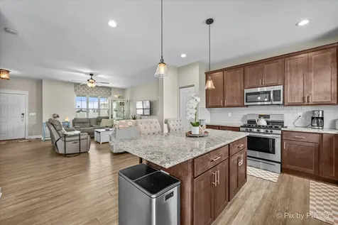 2240 Coventry Circle S Sycamore IL 60178