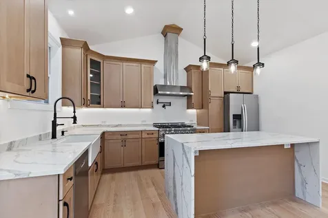 8611 Dorr Road Wonder Lake IL 60097
